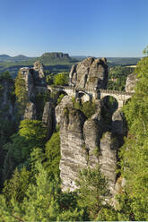 Blick von der Basteibrücke zum Lilienstein, Elbsandsteingebirge, Sachsen, Deutschland, Europa - RHPLF06081