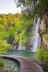 Wasserfall im Nationalpark Plitvicer Seen, UNESCO-Welterbe, Kroatien, Europa - RHPLF06107