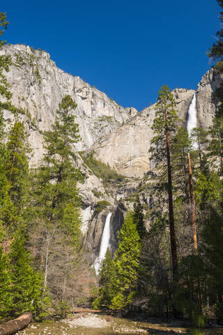 Yosemite-Wasserfälle, Yosemite-Nationalpark, UNESCO-Welterbe, Kalifornien, Vereinigte Staaten von Amerika, Nordamerika, lizenzfreies Stockfoto