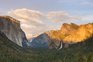 Tunnel View, Yosemite National Park, UNESCO Weltkulturerbe, Kalifornien, Vereinigte Staaten von Amerika, Nordamerika - RHPLF06178