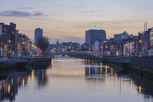 Der Fluss Liffey, Dublin, Republik Irland, Europa - RHPLF06191