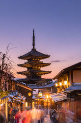 Yasaka-Pagode bei Sonnenuntergang, Kyoto, Japan, Asien - RHPLF06228