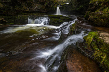 Wasserfall Sgwd Isaf Clun-Gwyn, Pontneddfechan, Powys, Wales, Vereinigtes Königreich, Europa - RHPLF06535