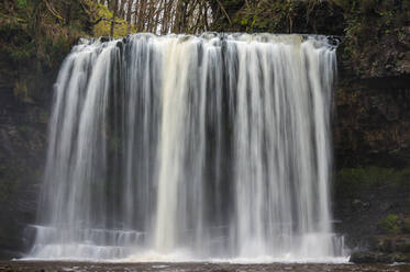 Sgwd yr Eira Wasserfall, Pontneddfechan, Wasserfall-Land, Brecon Beacons, Powys, Wales, Vereinigtes Königreich, Europa - RHPLF06536