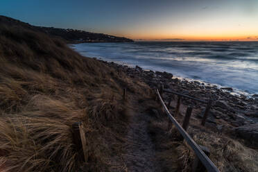 Sennen Beach bei Sonnenuntergang, Sennen, Cornwall, England, Vereinigtes Königreich, Europa - RHPLF06555