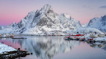 Reine fishing village in winter, Reinefjord, Moskenesoya, Lofoten Islands, Arctic, Norway, Europe - RHPLF06594