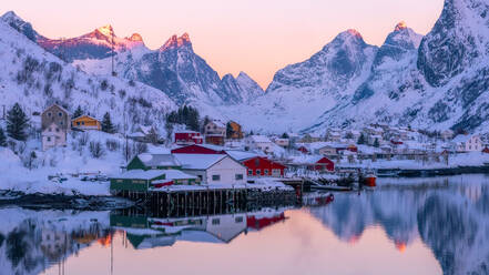 Reine fishing village in winter, Reinefjord, Moskenesoya, Lofoten Islands, Arctic, Norway, Europe - RHPLF06596