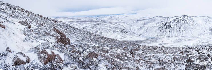 CairnGorm Mountain im Winter verschneit, Cairngorms National Park, Schottland, Vereinigtes Königreich, Europa - RHPLF06793