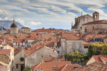 Spektakulärer Blick auf die Altstadt mit ungewöhnlichen Wolken, von den Stadtmauern, Dubrovnik, UNESCO-Weltkulturerbe, Dalmatien, Kroatien, Europa - RHPLF06807