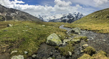 Gletscher Forni und Alpenfluss, Valfurva, Lombardei, Italien, Europa - RHPLF06847