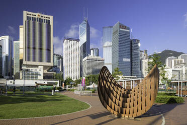 Wolkenkratzer und Tamar Park, Central, Hongkong Island, Hongkong, China, Asien - RHPLF06871