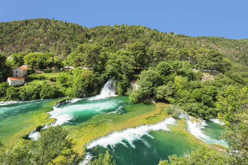 Mühle an den Skradinski Buk Wasserfällen, Nationalpark Krka, Dalmatien, Kroatien, Europa - RHPLF06913