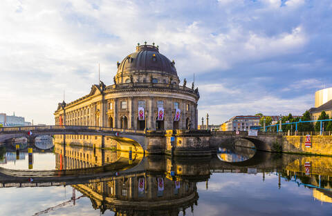 Bode-Museum an der Spree in Berlin, Deutschland, Europa, lizenzfreies Stockfoto