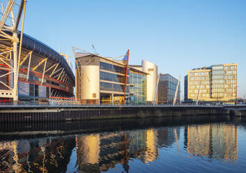 Millennium Stadium Plaza und neue Entwicklung im Stadtzentrum, Cardiff, Wales, Vereinigtes Königreich, Europa - RHPLF07044