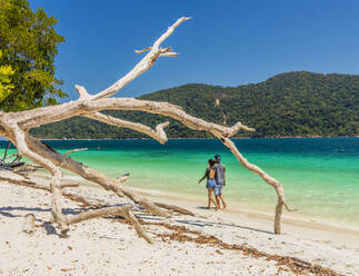 Der Strand der Insel Ko Rawi im Tarutao Marine National Park, Thailand, Südostasien, Asien - RHPLF07211