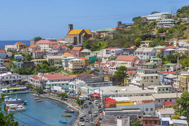 Erhöhter Blick auf den Carenage von St. George's, Grenada, Inseln über dem Winde, Westindien, Karibik, Mittelamerika - RHPLF07269