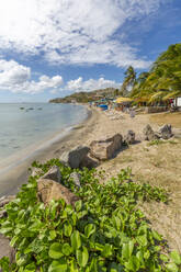 Blick auf den Strand von Frigate Bay, Basseterre, St. Kitts und Nevis, Westindien, Karibik, Mittelamerika - RHPLF07285