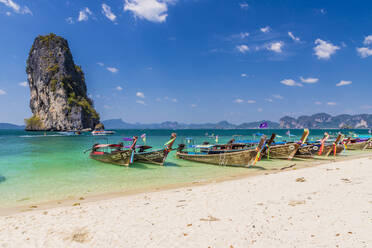 Poda Island in Ao Nang, Krabi, Thailand, Südostasien, Asien - RHPLF07351