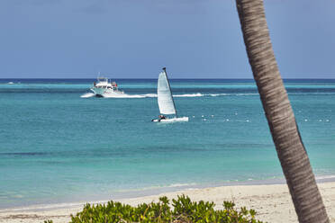 Der Strand vor dem Sibonne Hotel, Grace Bay, Providenciales, Turks- und Caicosinseln, in der Karibik, Westindien, Mittelamerika - RHPLF07520