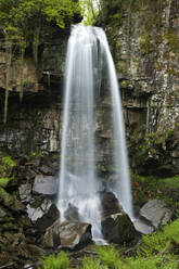 Melincourt Falls, Resolven, Neath, Brecon Beacons, Mid Wales, Vereinigtes Königreich, Europa - RHPLF07730