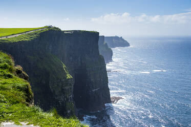 Cliffs of Moher, The Burren, Grafschaft Clare, Munster, Republik Irland, Europa - RHPLF07838