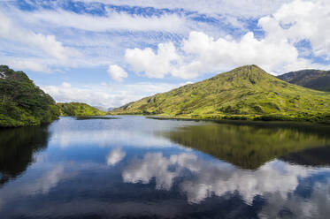 Kylemore Abbey, Connemara National Park, Grafschaft Galway, Connacht, Republik Irland, Europa - RHPLF07840