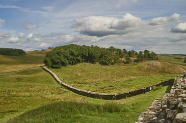 Ein Abschnitt des Hadrianswalls bei Housesteads Fort, Bardon Mill, UNESCO-Weltkulturerbe, Northumberland, England, Vereinigtes Königreich, Europa - RHPLF08042