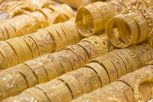 Verkauf von Goldschmuck im Schaufenster, Gold Souk, Dubai, Vereinigte Arabische Emirate, Naher Osten - RHPLF08044