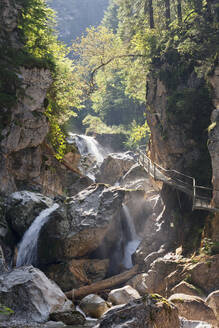 Wasserfall in der Pöllatschlucht, Schwangau, Allgäu, Schwaben, Bayern, Deutschland, Europa - RHPLF08050