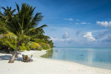 White sand beach and turquoise water, Sun Island Resort, Nalaguraidhoo island, Ari atoll, Maldives, Indian Ocean, Asia - RHPLF08074