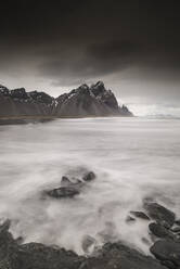 Vestrahorn-Gebirge bei Stokksness, Island, Polarregionen - RHPLF08106