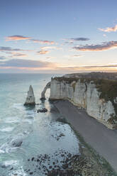 Morgendämmerung an den Kreidefelsen, Etretat, Normandie, Frankreich, Europa - RHPLF08140