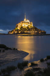 Bewölkter Himmel in der Abenddämmerung, Mont-St-Michel, UNESCO-Weltkulturerbe, Normandie, Frankreich, Europa - RHPLF08257