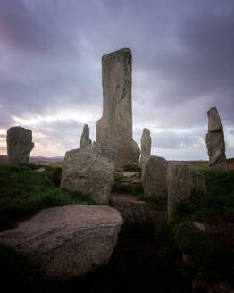 Callanish Standing Stones, Isle of Lewis, Äußere Hebriden, Schottland, Vereinigtes Königreich, Europa - RHPLF08490