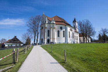 Außenansicht der Wieskirche, Steingaden, Bayern, Deutschland - RUNF02891