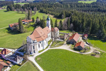 Luftaufnahme der Wieskirche, Steingaden, Bayern, Deutschland - RUNF02893