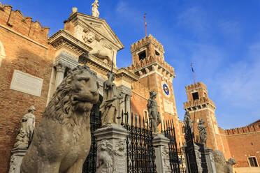 Carved lions and statues, Porta Magna, Arsenale, in winter afternoon sun, Castello, Venice, UNESCO World Heritage Site, Veneto, Italy, Europe - RHPLF08620