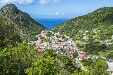 Blick über The Bottom, Hauptstadt von Saba, Niederländische Antillen, Westindische Inseln, Karibik, Mittelamerika - RHPLF08636
