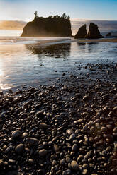 Abendlicht am Ruby Beach im Olympic National Park, UNESCO-Weltkulturerbe, Pazifische Nordwestküste, Staat Washington, Vereinigte Staaten von Amerika, Nordamerika - RHPLF08681