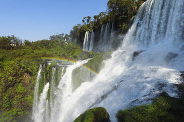 Iguazu-Wasserfälle von der argentinischen Seite, UNESCO-Weltkulturerbe, an der Grenze zwischen Argentinien und Brasilien, Argentinien, Südamerika - RHPLF08697