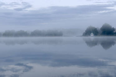 Morning fog over lake - FOLF10401
