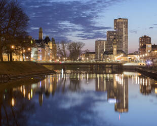 Abend im Hauptbahnhof von Malmö in Schweden - FOLF10481