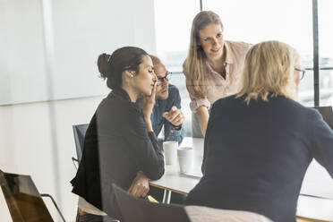 Businesspeople during meeting - FOLF10550