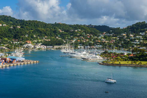 Blick von oben auf St. Georges, Hauptstadt von Grenada, Karibik - RUNF02998