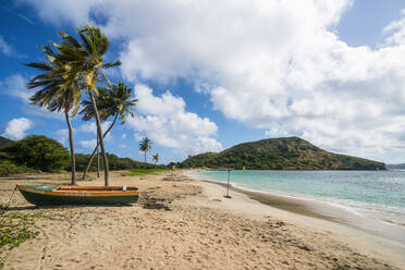 Idyllischer Blick auf die Cockleshell-Bucht, St. Kitts und Nevis, Karibik - RUNF03024