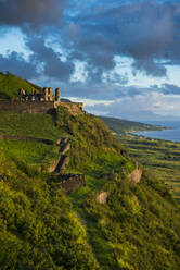 Blick auf die Festung Brimstone Hill gegen den Himmel, St. Kitts und Nevis, Karibik - RUNF03027