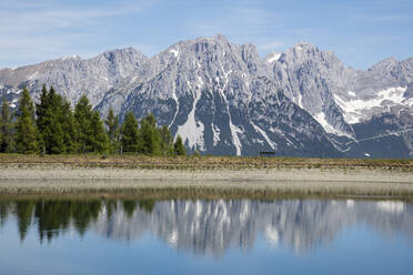 Hartkaiser See gegen Kaisergebirge, Tirol, Österreich - WIF04030