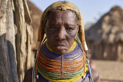 Traditionelle Muhila-Frau, Porträt, Kehamba, Chibia, Angola - VEGF00633