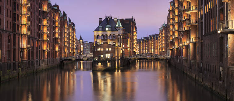 Water castle (Wasserschloss), Speicherstadt, Hamburg, Hanseatic Citiy, Germany, Europe - RHPLF08790