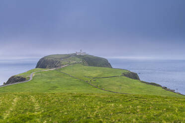 Leuchtturm auf Sumburgh Head in Shetland, Schottland - FOLF10969